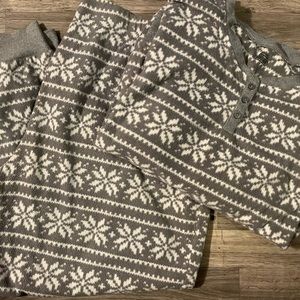 Women’s fleece pajamas